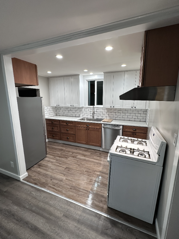 2110 7th St - Photo 4 of 12