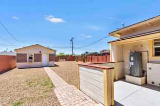 2205 W Adams St - Photo 1 of 1