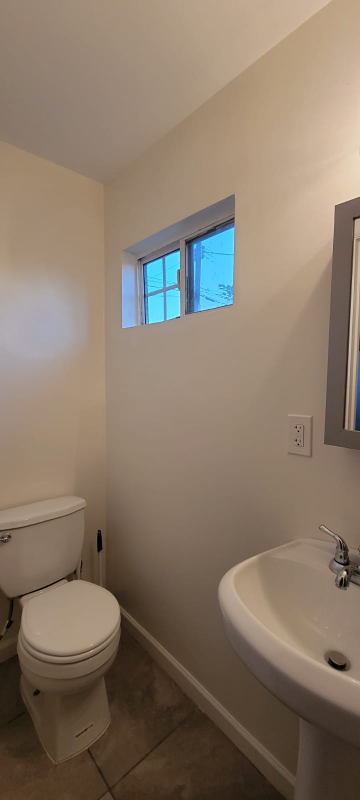 2205 W Adams St - Photo 6 of 25