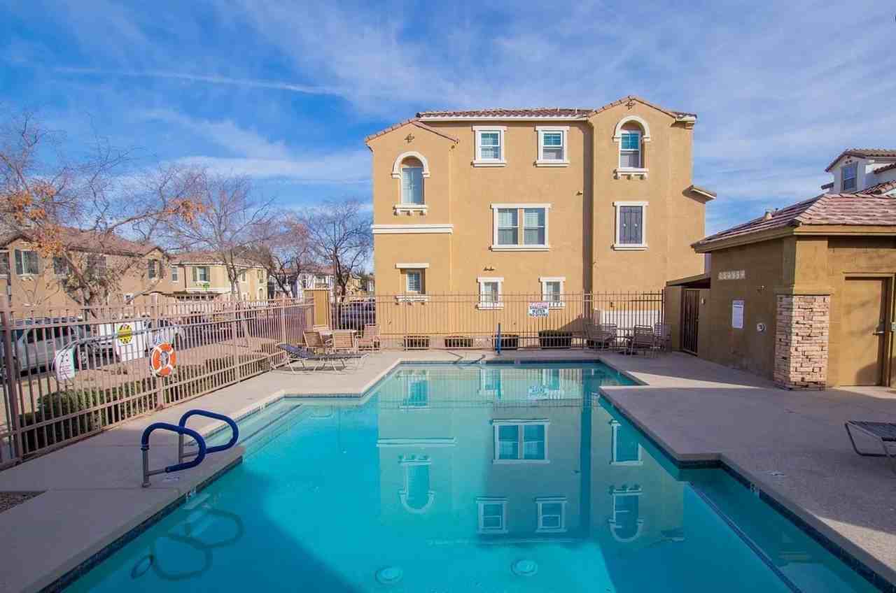 162 W Laurel Ct - Photo 4 of 20