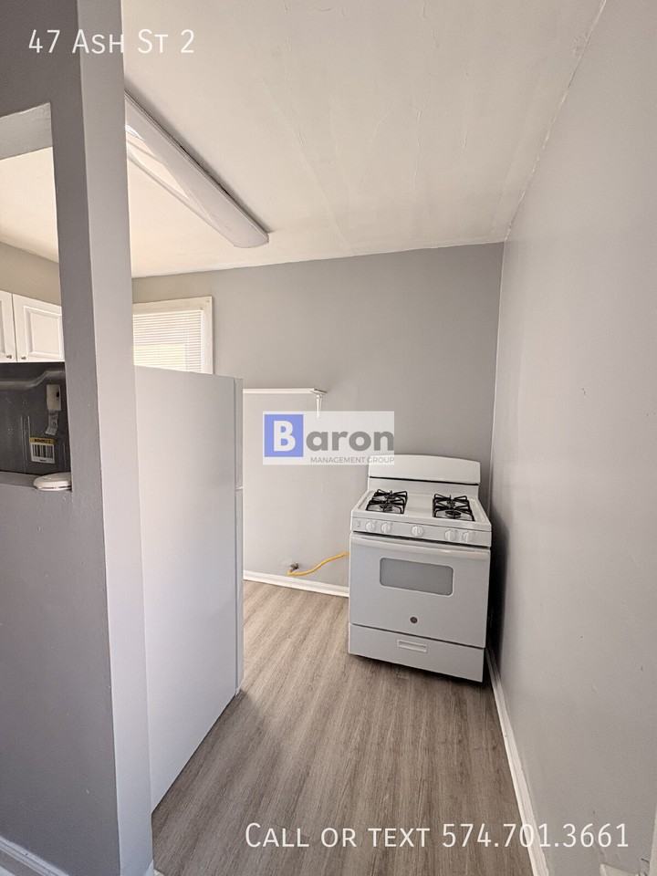 47 Ash St - Photo 4 of 10