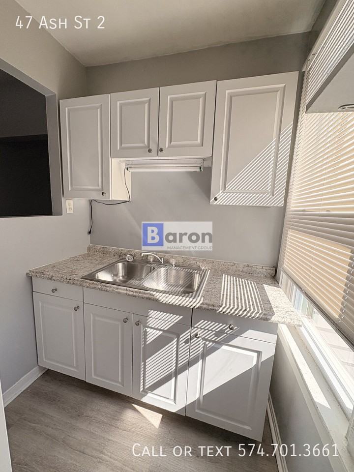 47 Ash St - Photo 6 of 10