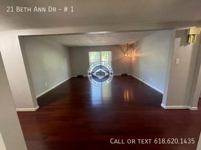 21 Beth Ann Dr #1 - Photo 3 of 11