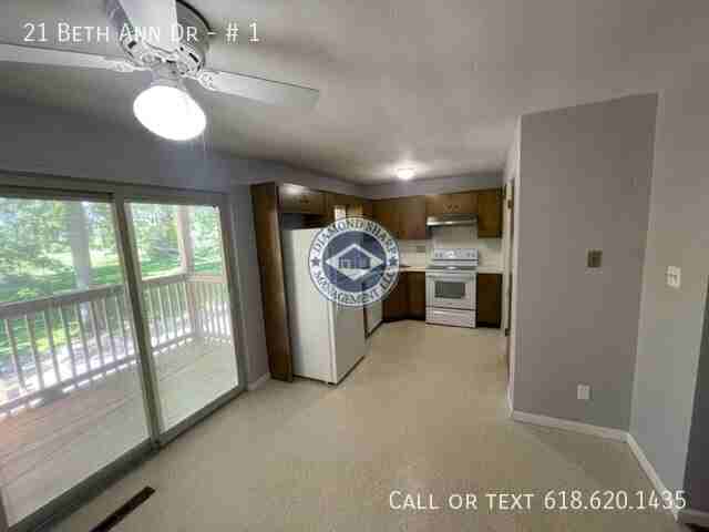 21 Beth Ann Dr #1 - Photo 4 of 11