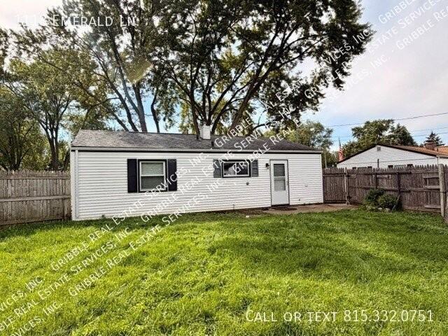 1118 Emerald Ln - Photo 2 of 14