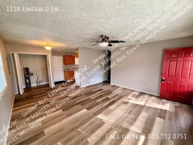 1118 Emerald Ln - Photo 5 of 14