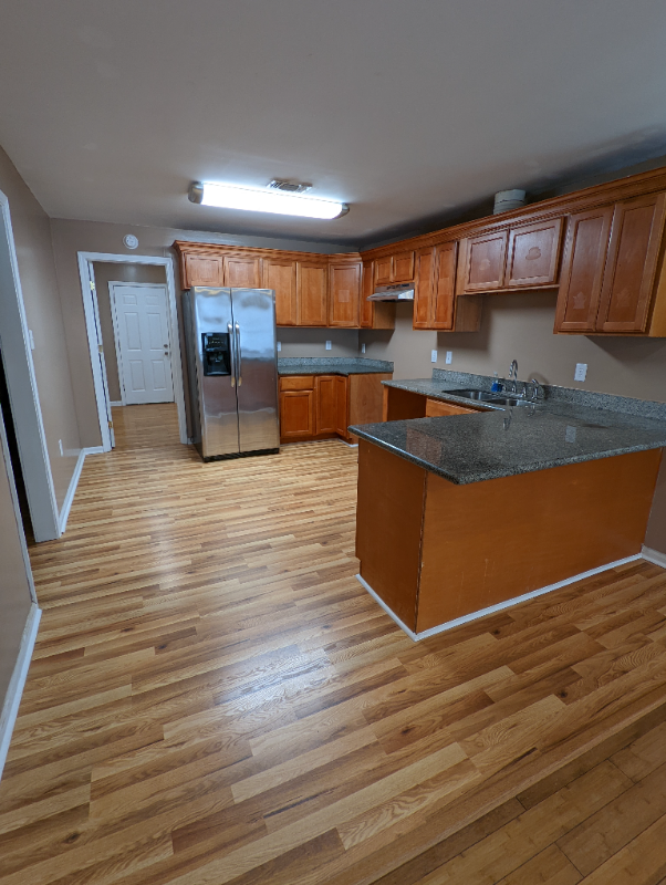 711 Jane St #B - Photo 4 of 8