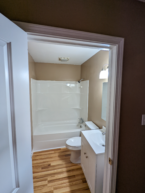 711 Jane St #B - Photo 6 of 8