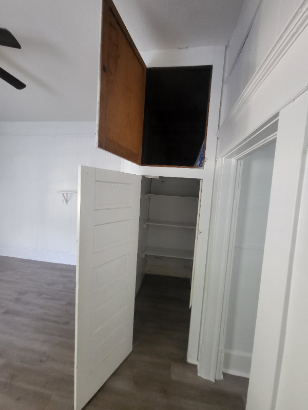 1717 S Henderson St #B - Photo 5 of 10