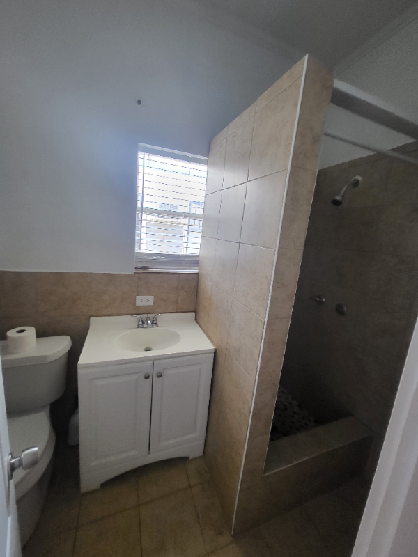 1717 S Henderson St #B - Photo 6 of 10
