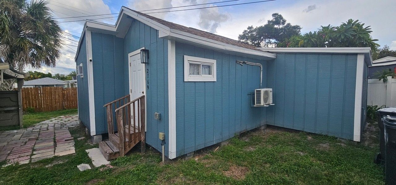 2769 52nd Ave N #B - Photo 2 of 16