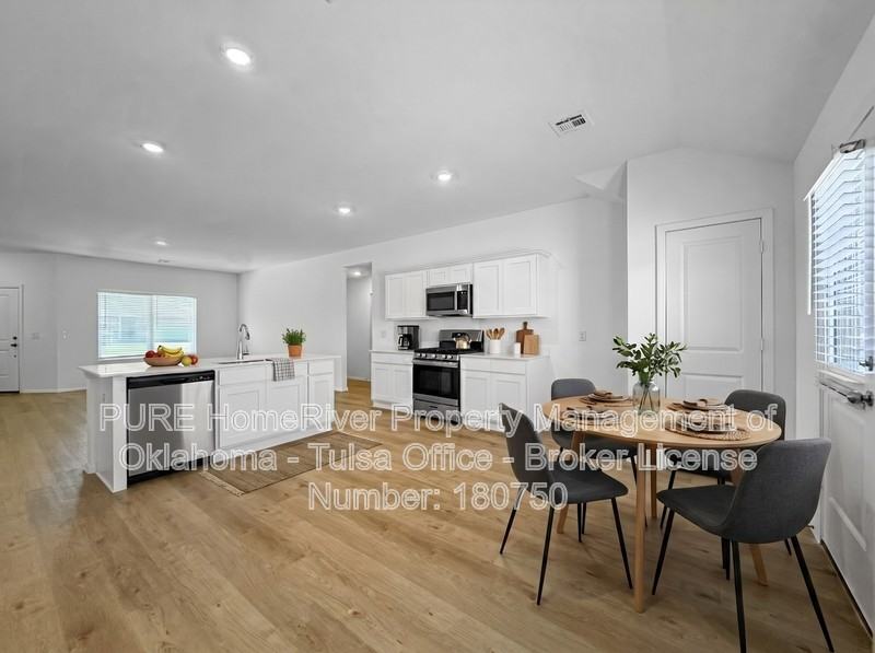 1624 E Gary St - Photo 3 of 25