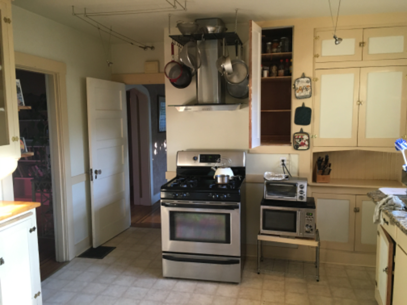 425 Edwards St - Photo 3 of 9