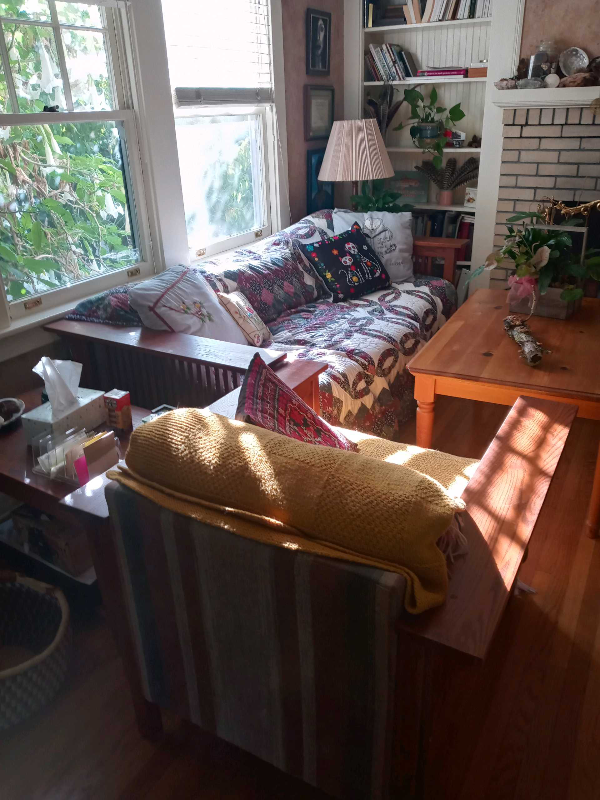 425 Edwards St - Photo 7 of 9