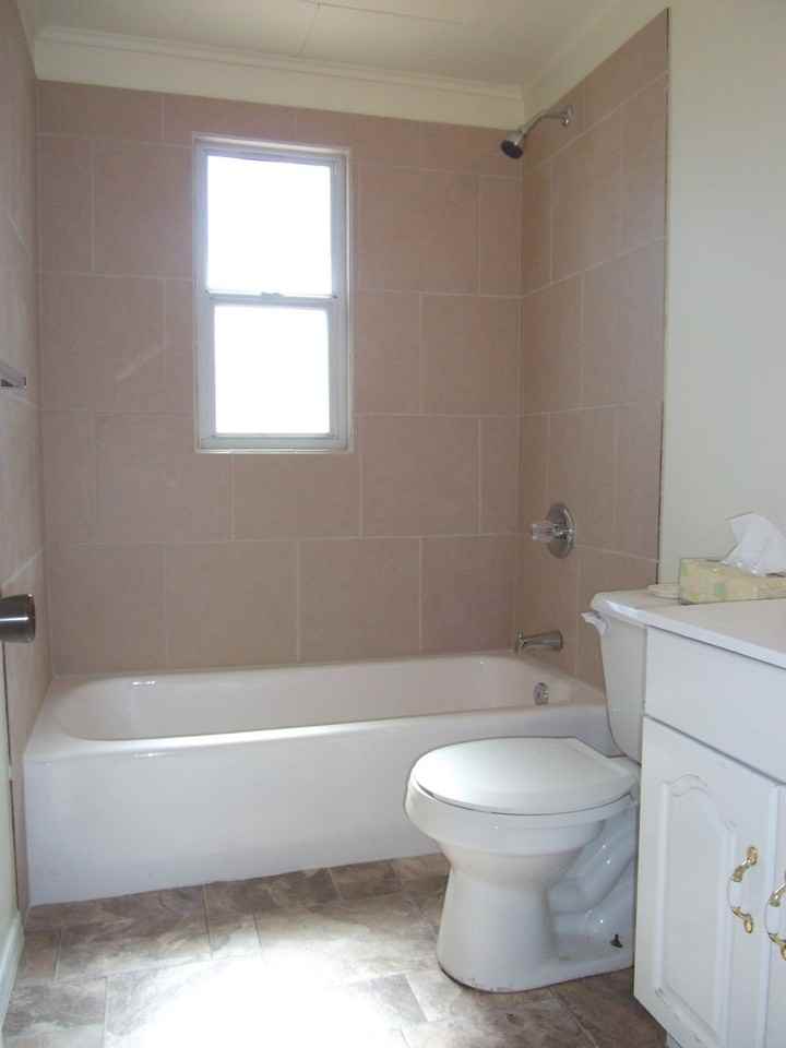 180 Peterson St - Photo 5 of 8