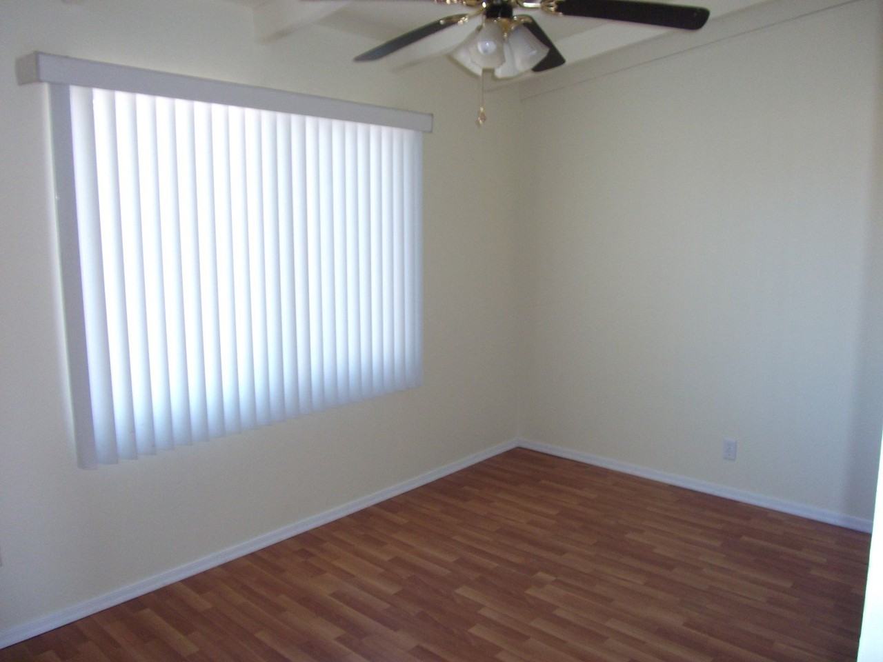 180 Peterson St - Photo 7 of 8