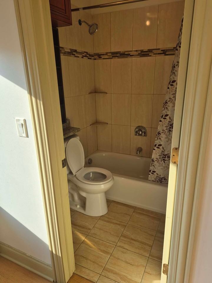 4138 N Parkside Ave #1stFL - Photo 5 of 15