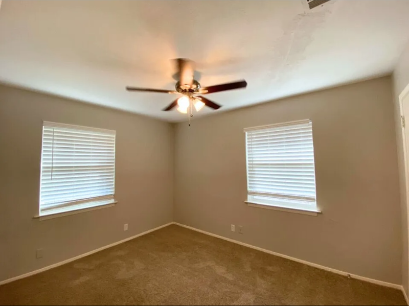 2513 Normont Cir - Photo 3 of 6