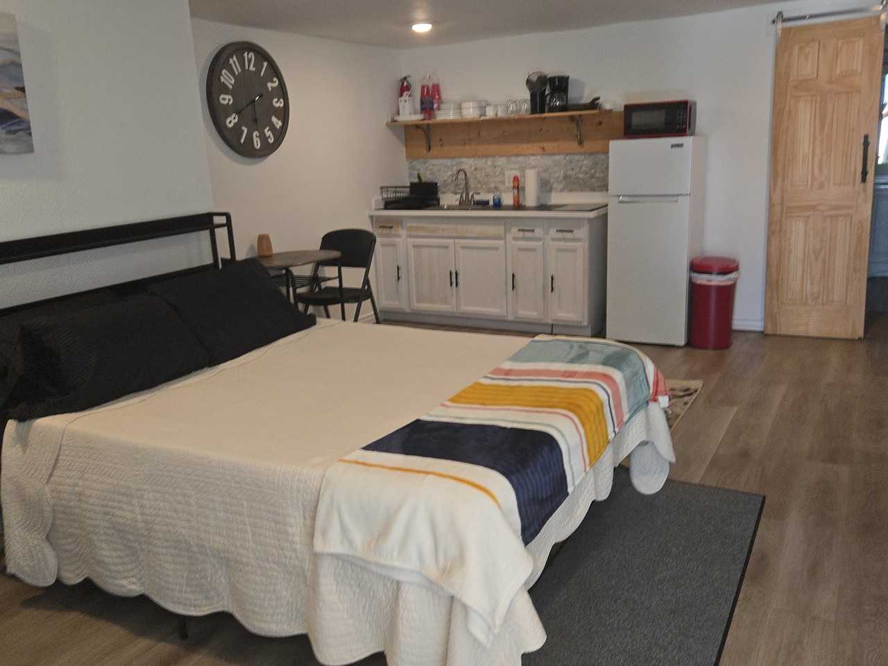 104 W Bobe St #4 - Photo 6 of 6