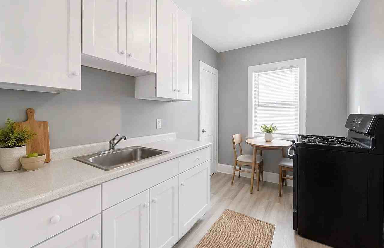 1368 West St #10 - Photo 4 of 6
