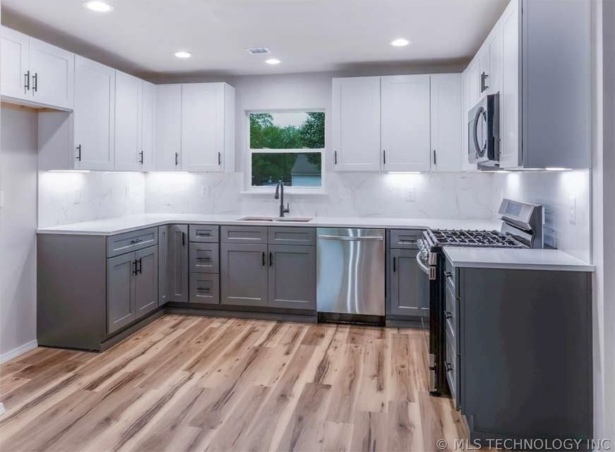 802 S Russell St - Photo 3 of 16