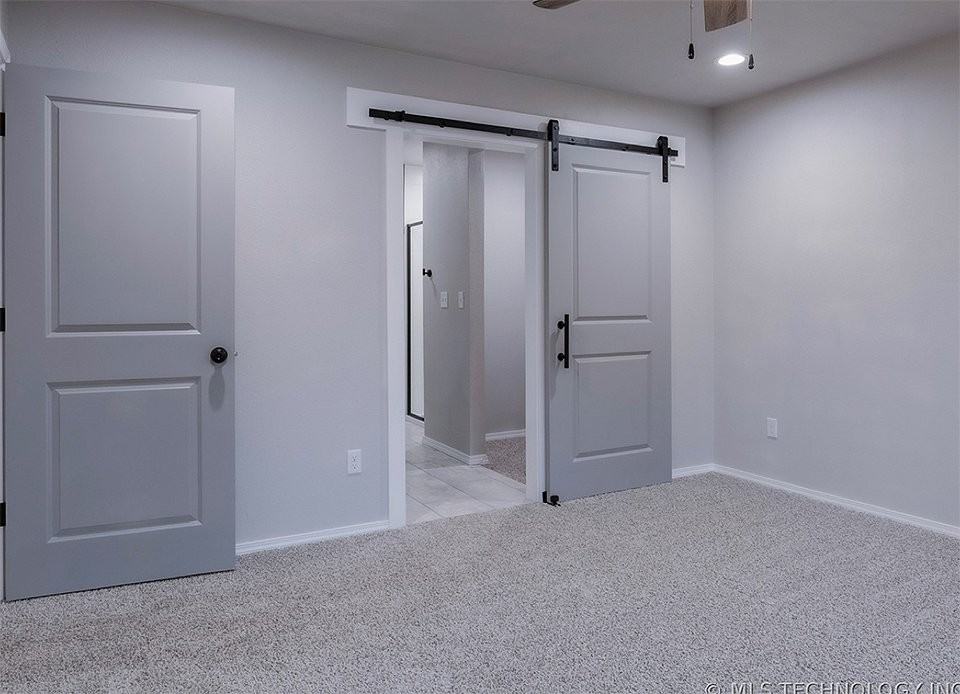 802 S Russell St - Photo 5 of 16