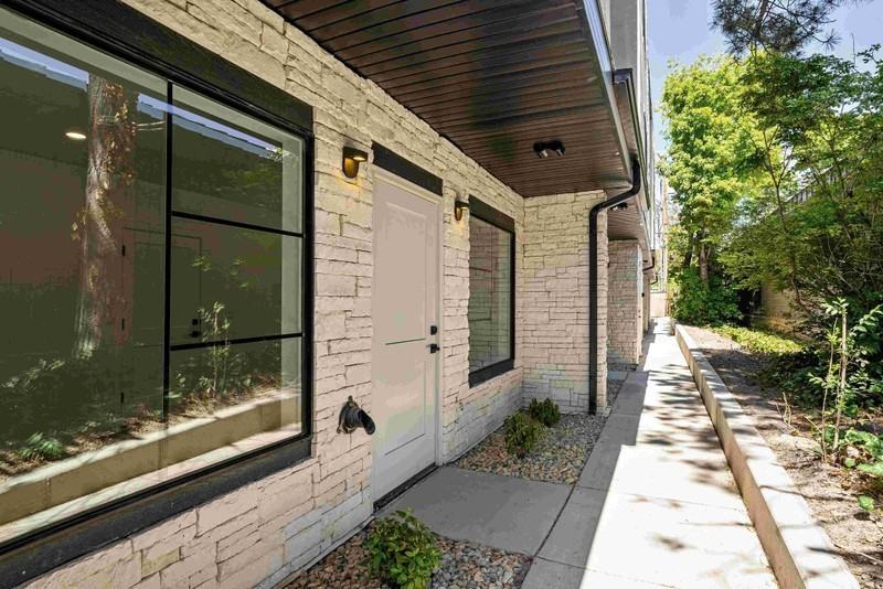 321 E St - Photo 3 of 28