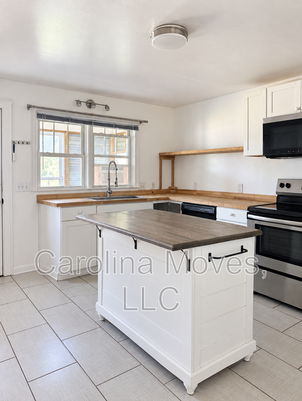 44 Allen St - Photo 2 of 11