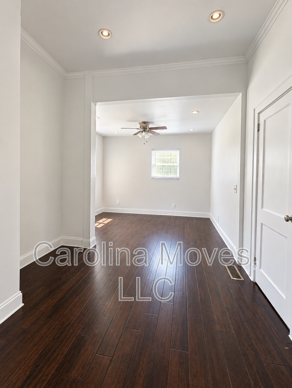 44 Allen St - Photo 4 of 11