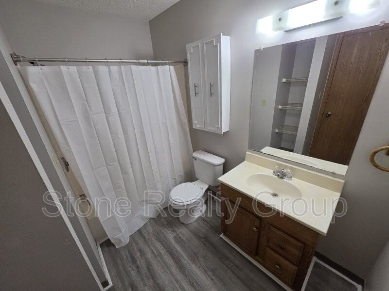 660 S 7th St #B - Photo 6 of 7