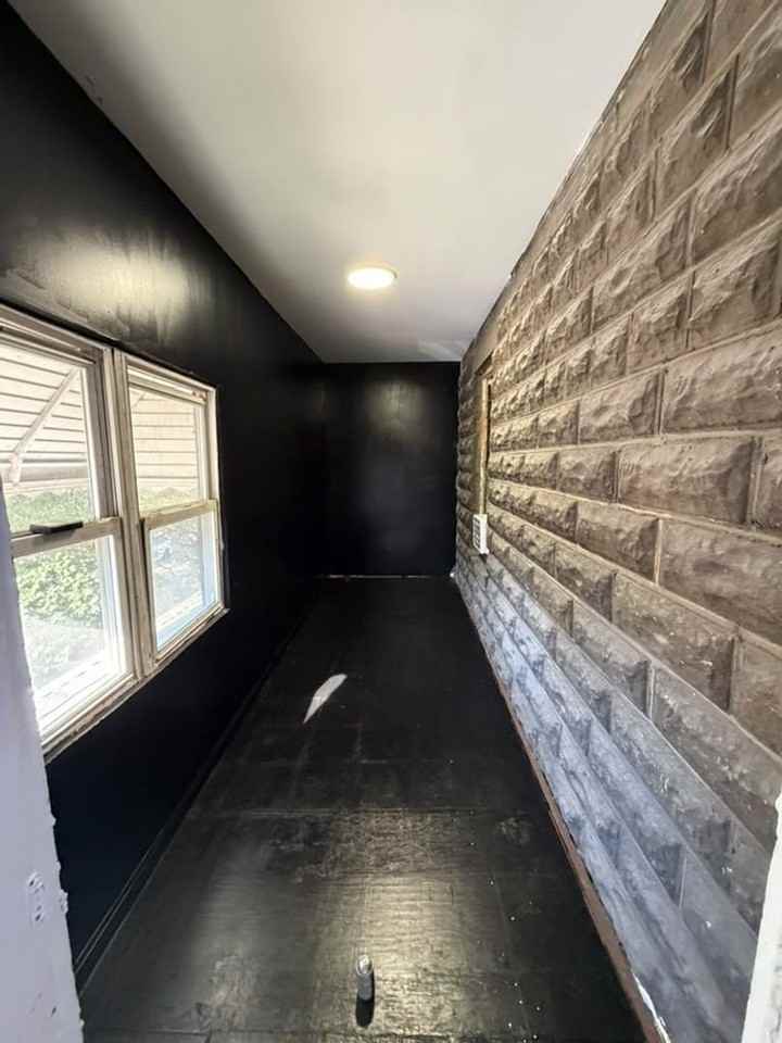 358 Peshine Ave - Photo 5 of 15