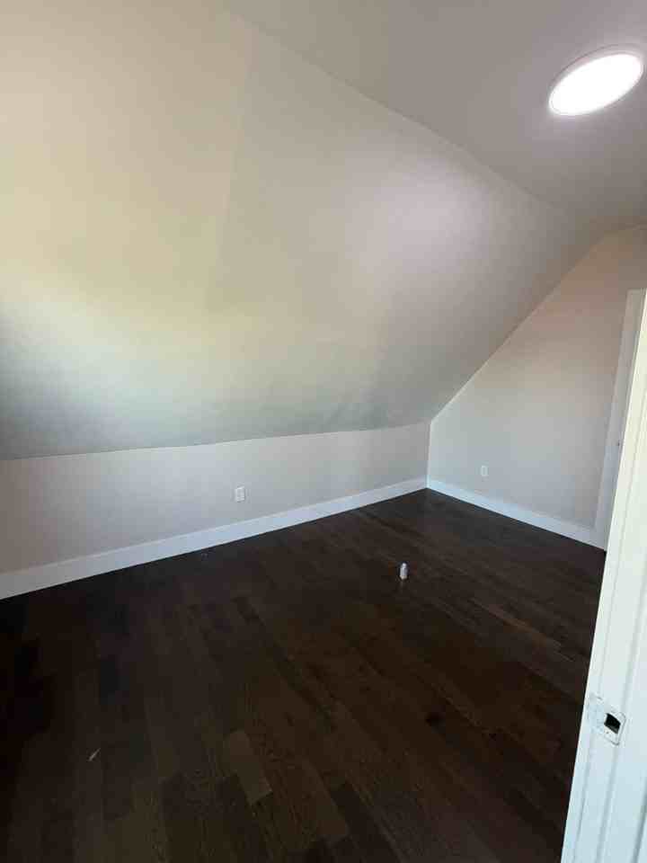 358 Peshine Ave - Photo 7 of 15