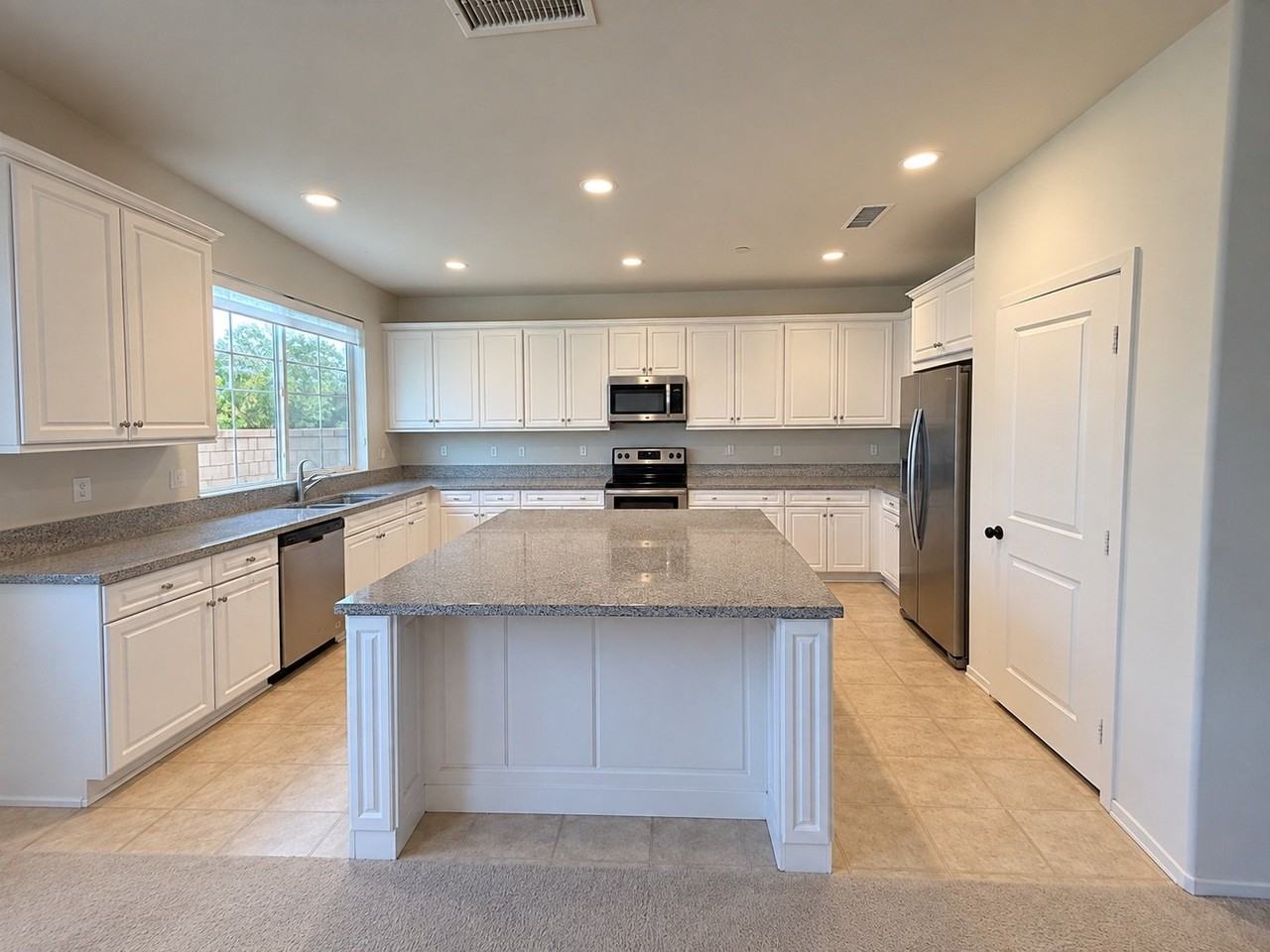 3802 S Oakville Ave - Photo 2 of 16