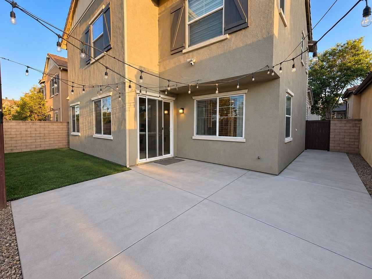3802 S Oakville Ave - Photo 5 of 16