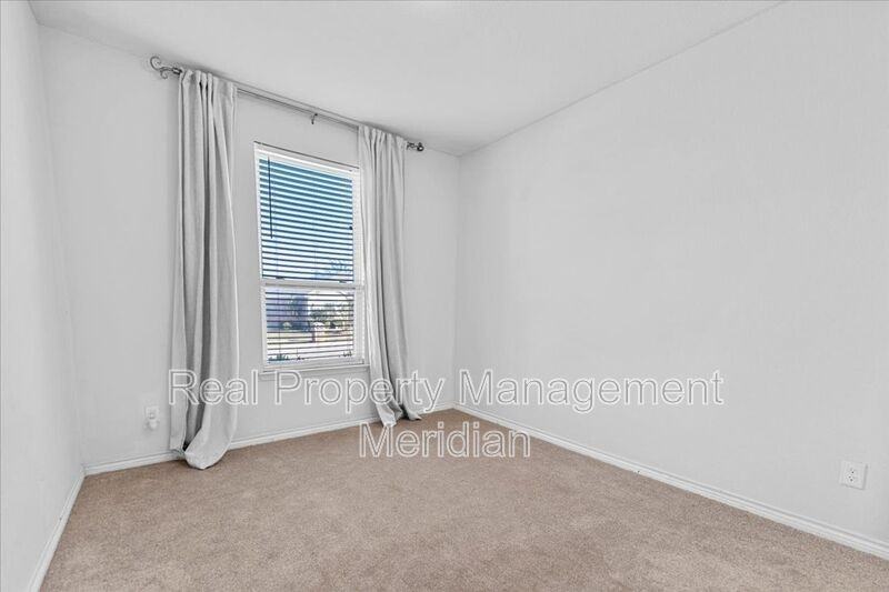 6309 Maritime St - Photo 4 of 20