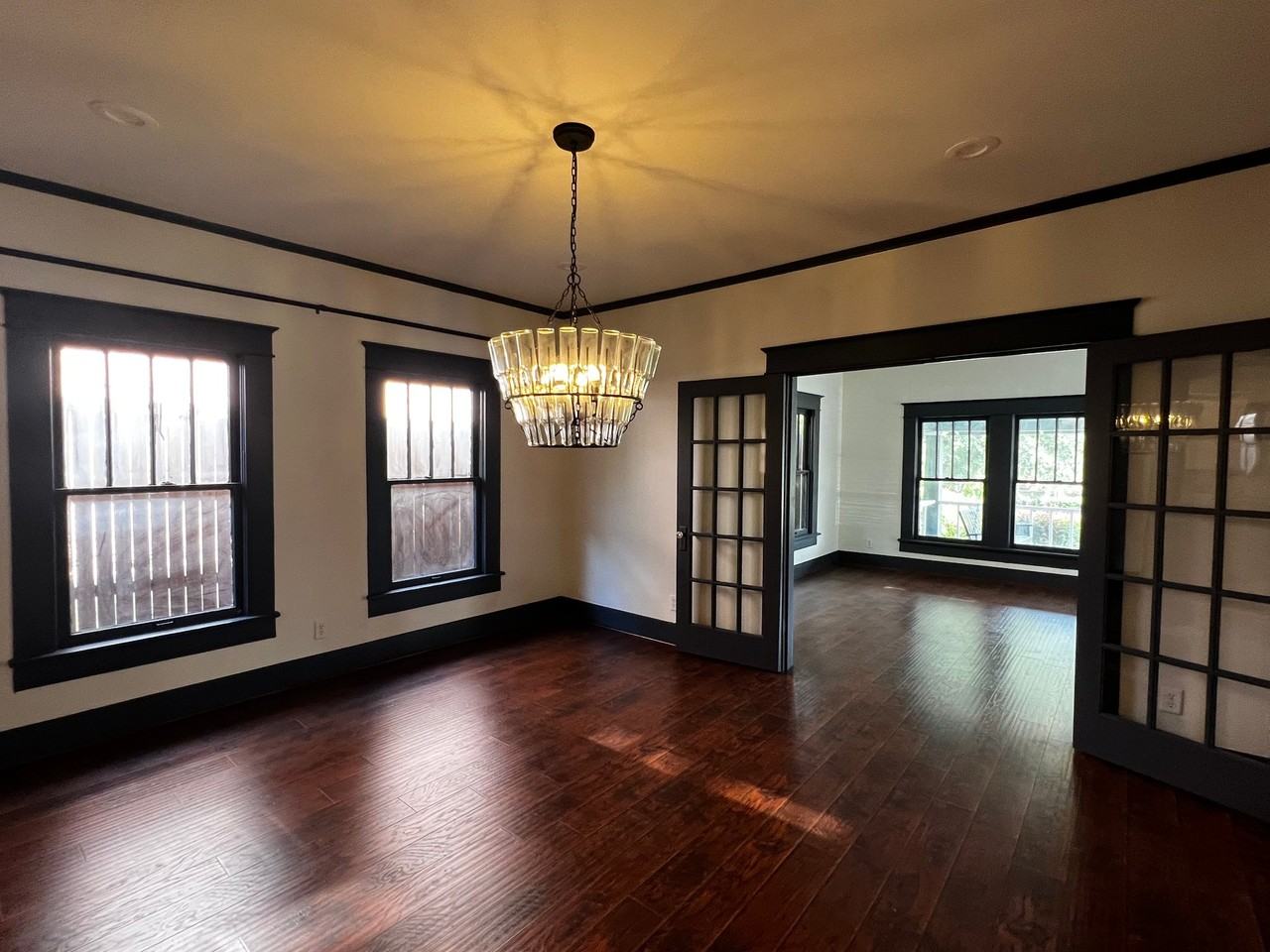 1401 Harroun Ave - Photo 4 of 21