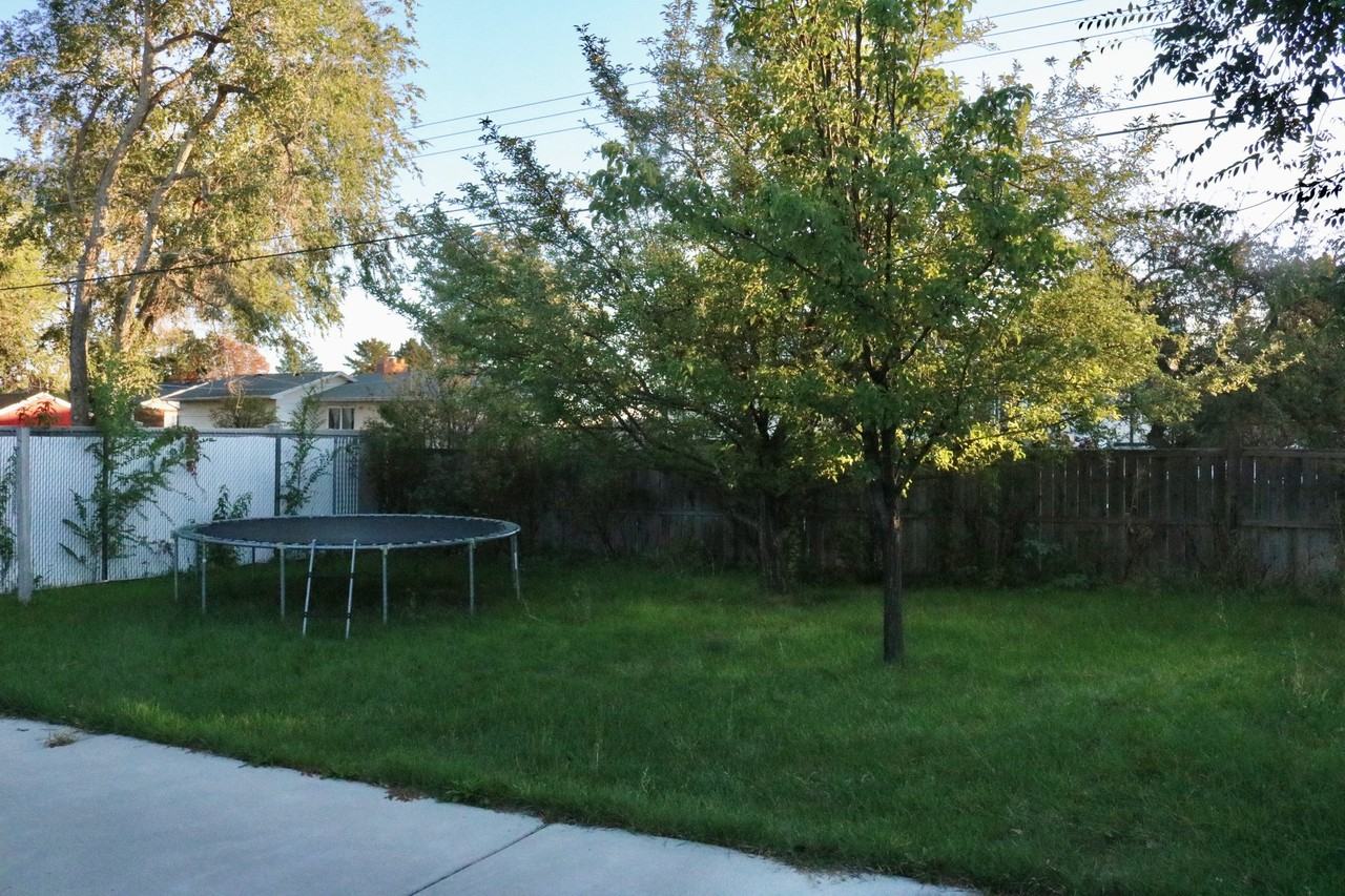 6270 S Margray Dr - Photo 3 of 20