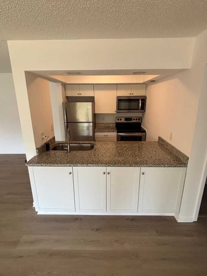 844 Nw Fork Rd - Photo 2 of 21