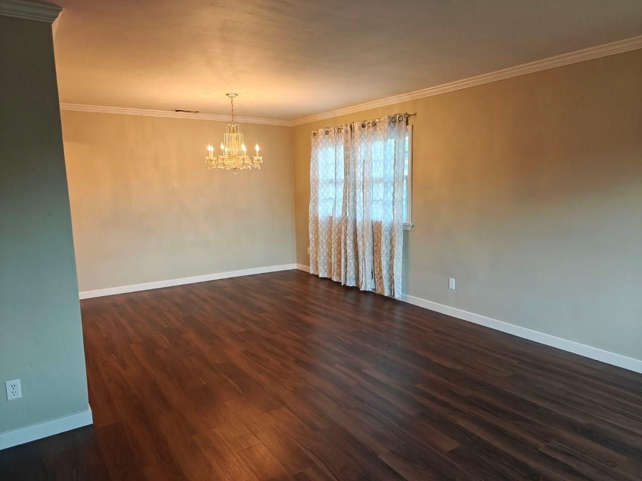 3736 Poe St - Photo 5 of 19