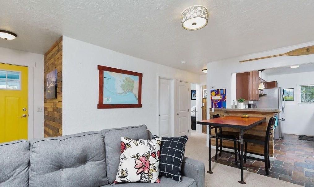 432 Eyak Dr #A - Photo 4 of 11
