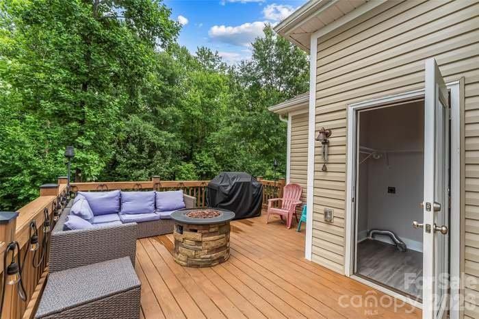 2301 Pleasant Forest Dr - Photo 2 of 15