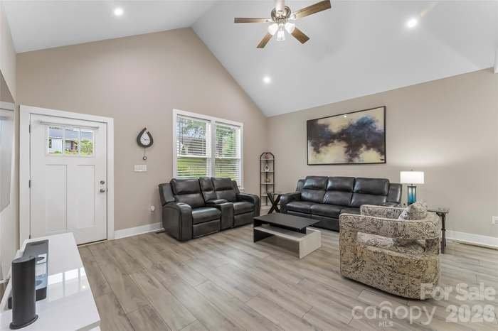 2301 Pleasant Forest Dr - Photo 3 of 15