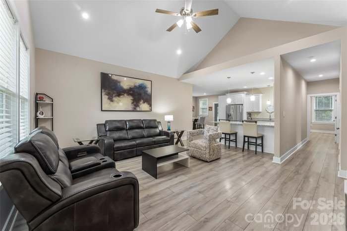 2301 Pleasant Forest Dr - Photo 4 of 15