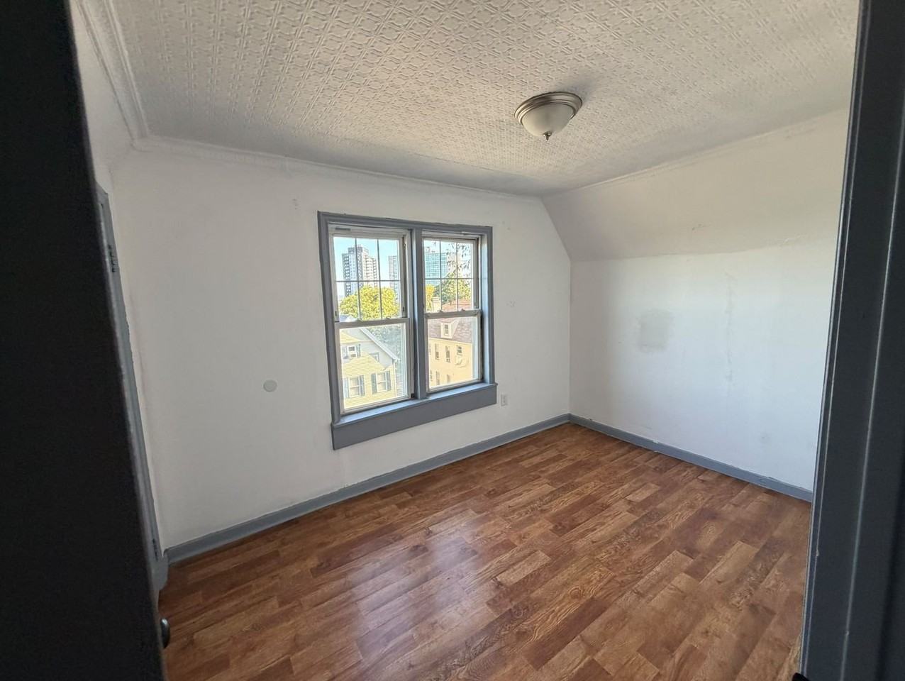 348 Ridgewood Ave #3 - Photo 5 of 8