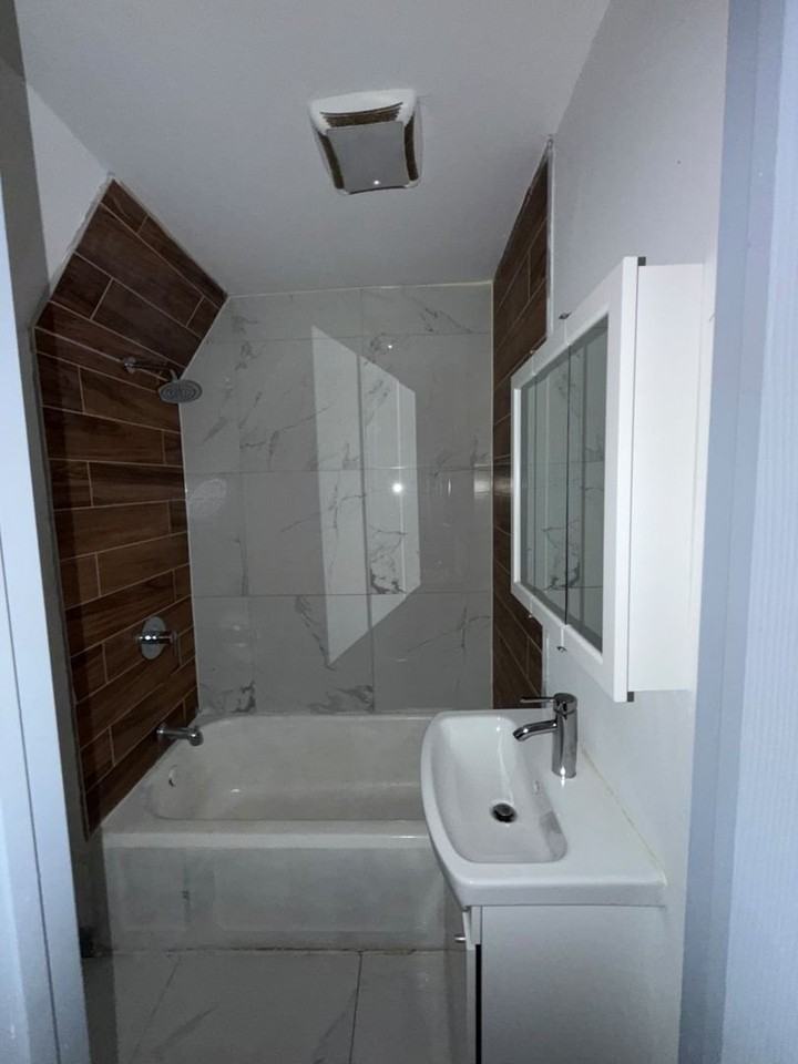 348 Ridgewood Ave #3 - Photo 7 of 8