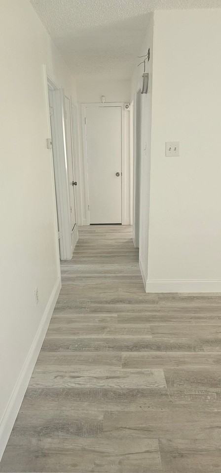15115 Oakwood Ln - Photo 4 of 20