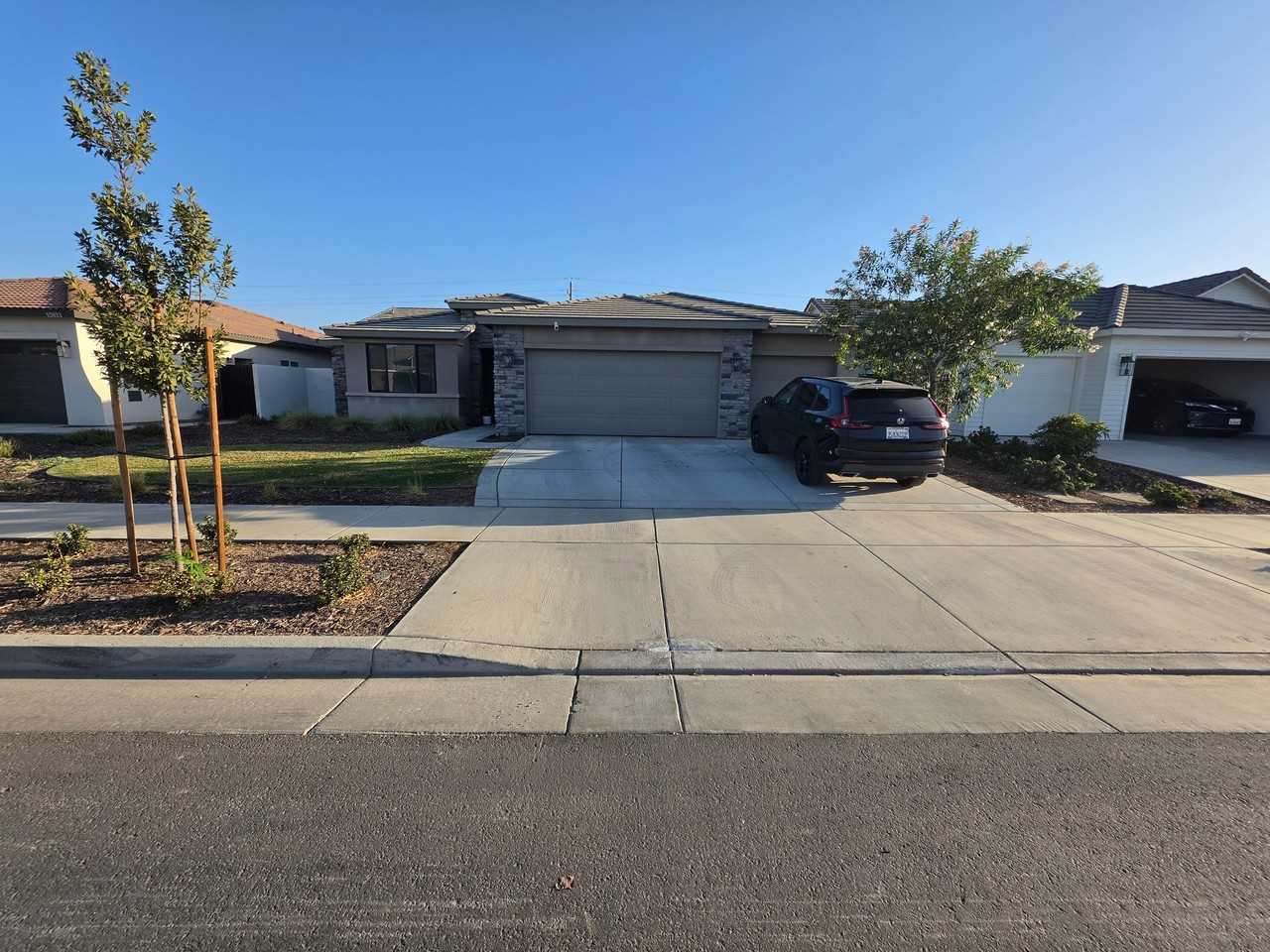 12701 Petaluma Ct - Photo 2 of 14