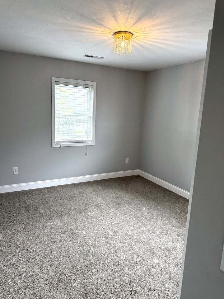 4592 Lomax Ct - Photo 4 of 18