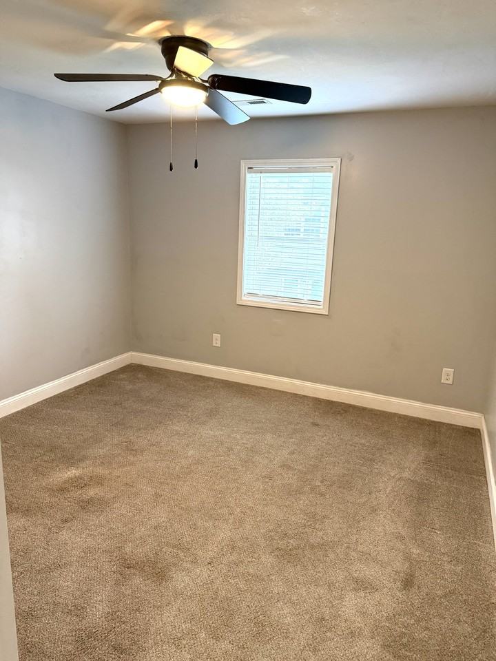 4592 Lomax Ct - Photo 7 of 18