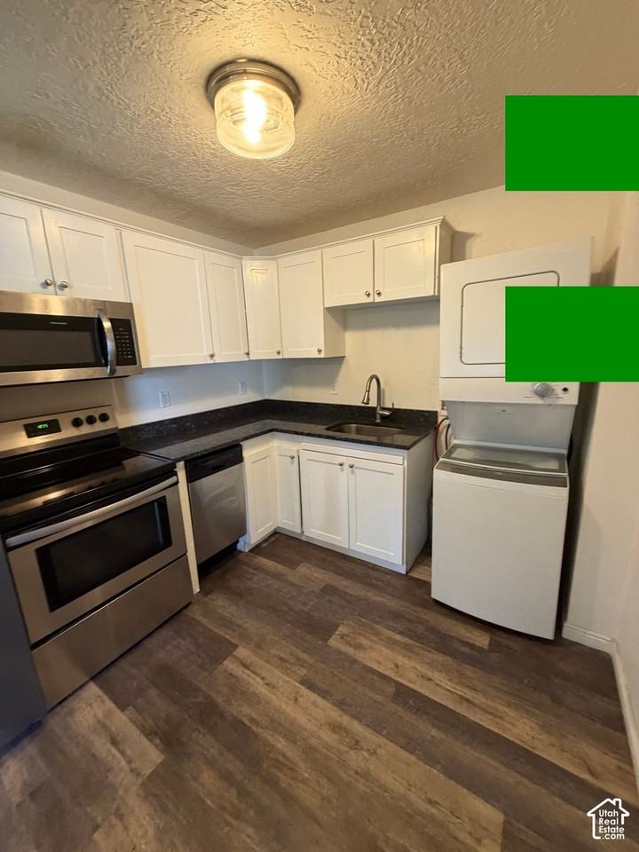 390 E St #1 - Photo 4 of 12